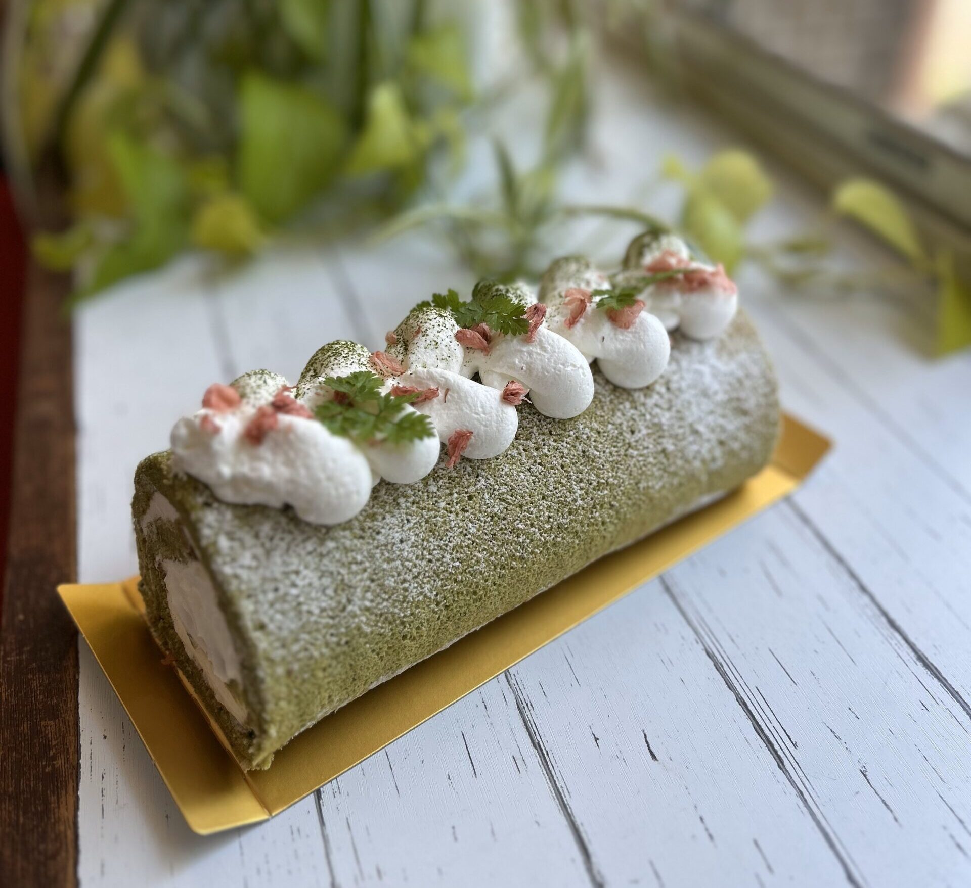 抹茶のロールケーキ